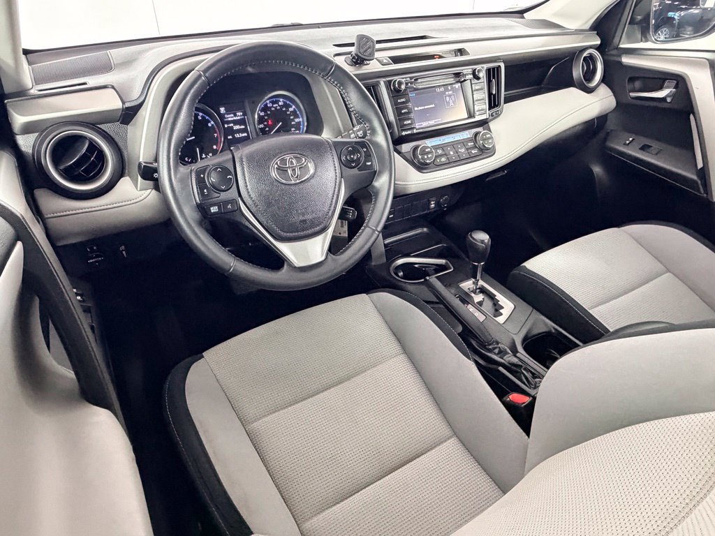 Used 2016 Toyota RAV4 XLE FWD image 14