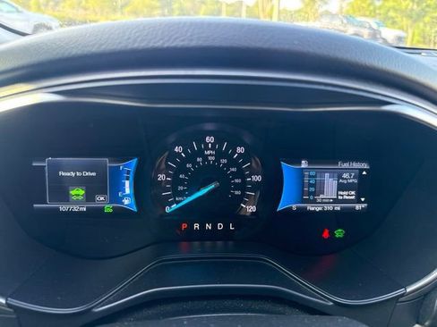Used 2019 Ford Fusion SE FWD image 16