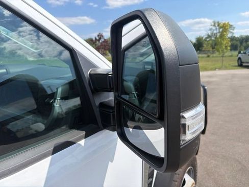 Used 2024 Ford F550 4x4 Crew Cab Super Duty image 7