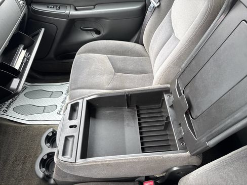 Used 2005 GMC Sierra 2500 SLE w/ Snow Plow Prep Package image 33