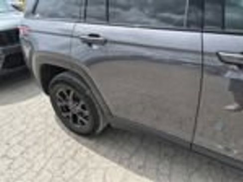 Used 2024 Jeep Grand Cherokee Altitude AWD/4WD image 6