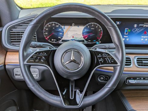 Certified 2024 Mercedes-Benz GLE 350 4MATIC w/ Winter Package image 19