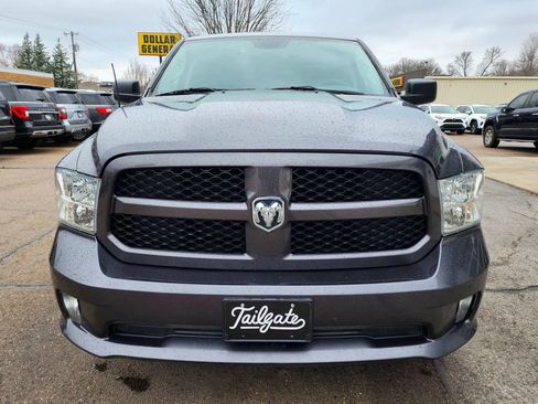 Used 2019 RAM 1500 Express AWD/4WD image 3