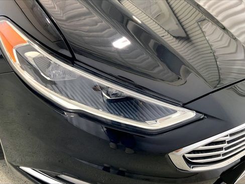 Used 2018 Ford Fusion Titanium FWD image 12