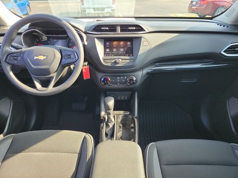 Used 2021 Chevrolet TrailBlazer LS FWD image 9