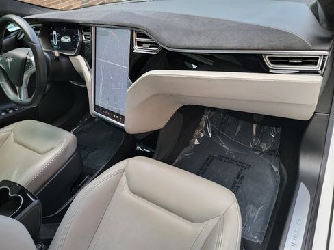 Used 2015 Tesla Model S 70D AWD/4WD image 16
