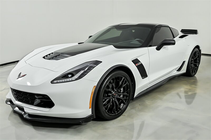 Used 2017 Chevrolet Corvette Z06 RWD image 5