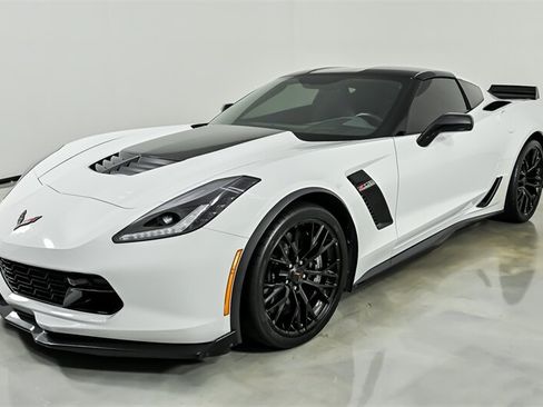 Used 2017 Chevrolet Corvette Z06 RWD image 5