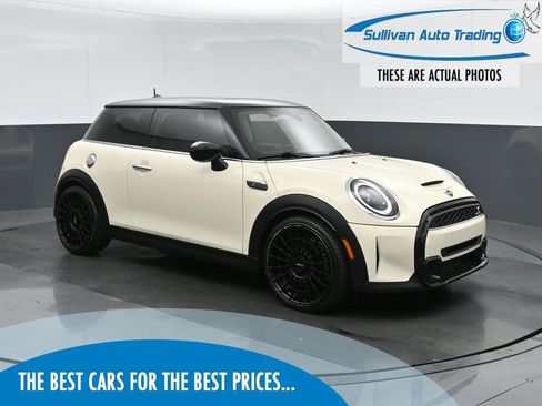 Used 2022 MINI Cooper S image 1