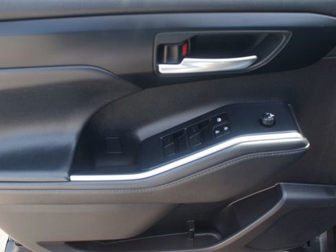 Used 2022 Toyota Highlander XLE image 33