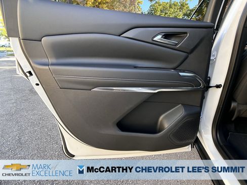New 2026 Chevrolet Traverse LT w/ Sun and Wheel Package image 35