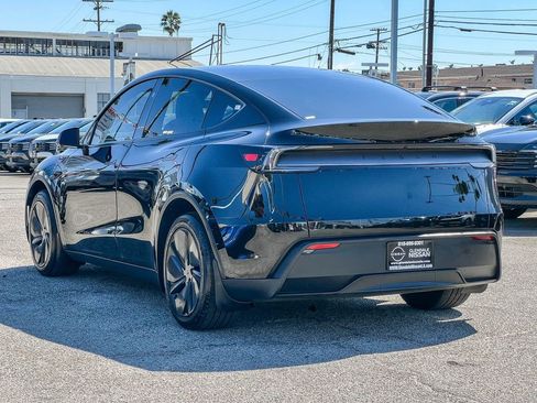 Used 2026 Tesla Model Y 2WD image 6