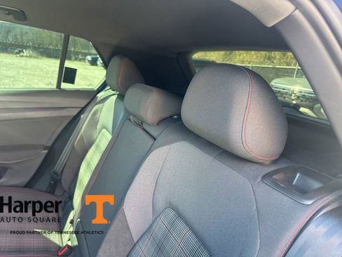 Used 2022 Volkswagen GTI SE image 9