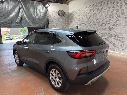 Used 2023 Ford Escape Active AWD/4WD image 5