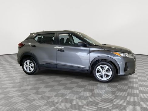 Certified 2025 Nissan Kicks Play S image 13