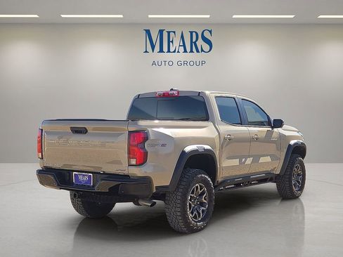 Used 2024 Chevrolet Colorado ZR2 w/ Technology Package image 5