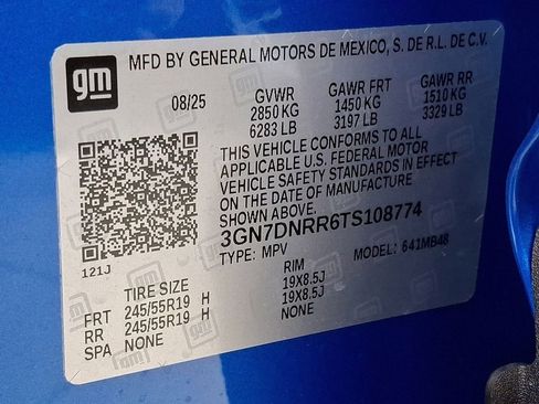 New 2026 Chevrolet Equinox EV LT AWD/4WD image 17