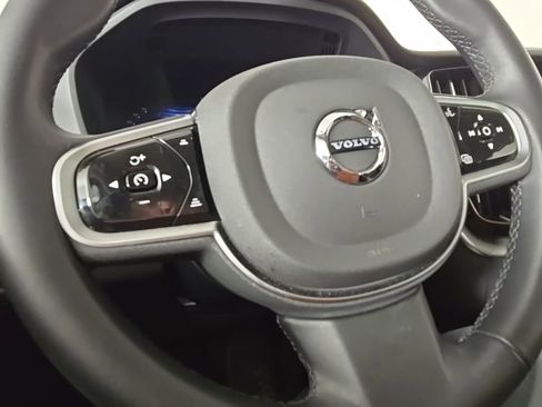 Certified 2025 Volvo XC60 B5 Plus image 28