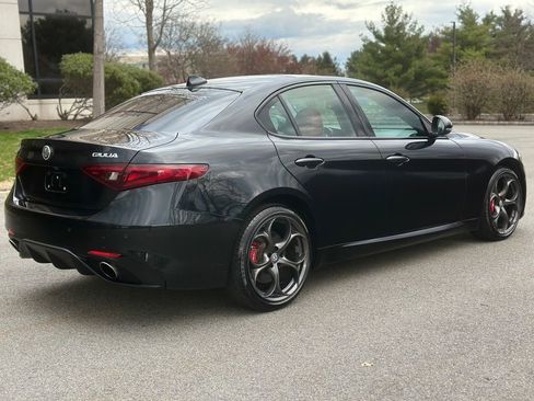 Used 2019 Alfa Romeo Giulia Ti Sport w/ Quick Order Package 22S Sport AWD/4WD image 8