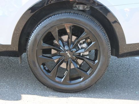 Used 2023 Kia Sorento SX FWD image 19