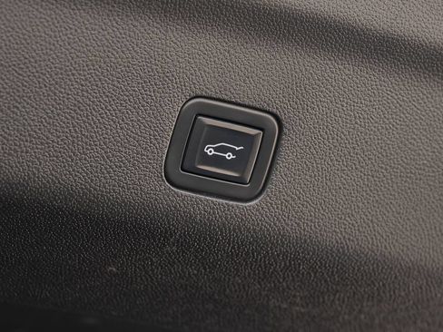 Used 2023 Chevrolet Suburban Z71 AWD/4WD image 46