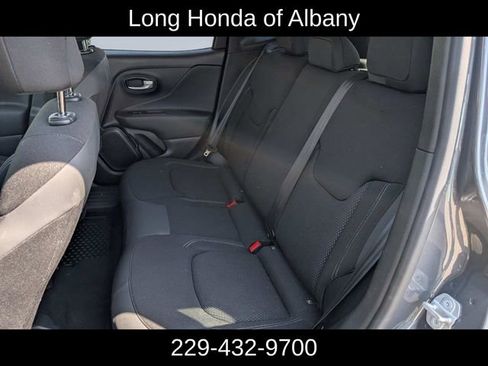 Used 2023 Jeep Renegade Altitude AWD/4WD image 15