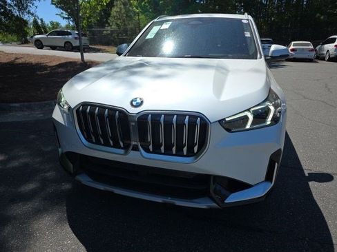 Used 2025 BMW X1 xDrive28i w/ Technology Package image 3