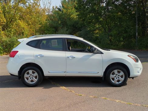 Used 2014 Nissan Rogue S w/ Convenience Package image 3