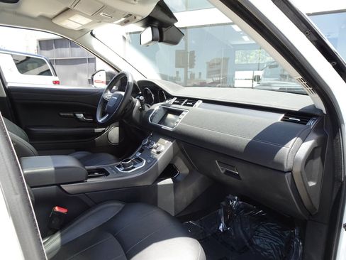Used 2019 Land Rover Range Rover Evoque SE AWD/4WD image 20