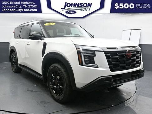 Used 2025 Nissan Armada PRO-4X image 1