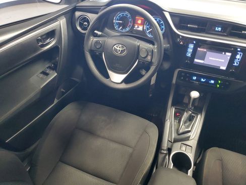 Used 2018 Toyota Corolla LE FWD image 14