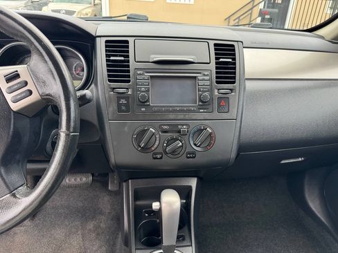 Used 2012 Nissan Versa Hatchback w/ SL Navigation Pkg FWD image 14