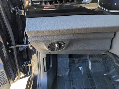 Certified 2025 Volkswagen Jetta S image 27