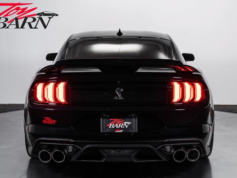 Used 2021 Ford Mustang Shelby GT500 w/ Technology Package RWD image 4