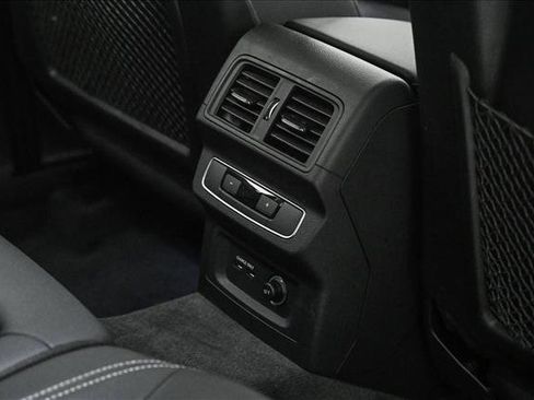 Used 2021 Audi Q5 e Premium Plus image 18
