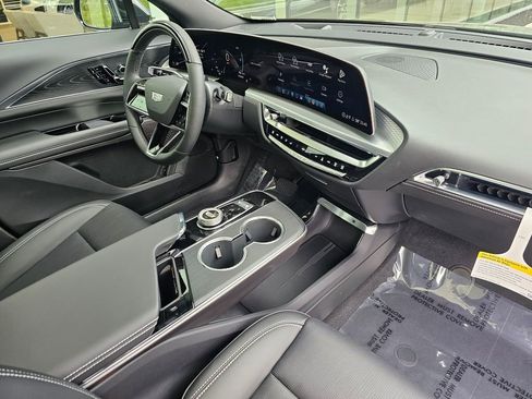 New 2026 Cadillac Lyriq Sport AWD/4WD image 10
