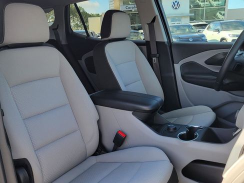 Used 2023 GMC Terrain SLE image 40