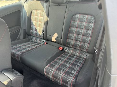 Used 2015 Volkswagen GTI S FWD image 22
