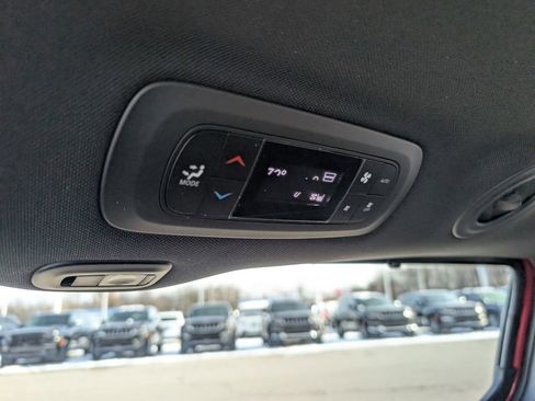 New 2026 Chrysler Pacifica Limited image 31