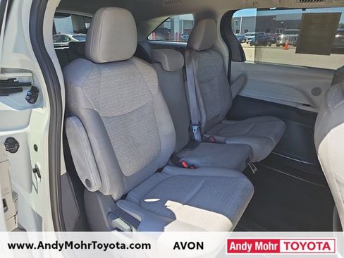 Used 2021 Toyota Sienna LE w/ LE Plus Package FWD image 28