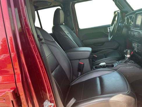 Used 2021 Jeep Wrangler Unlimited Sahara AWD/4WD image 9