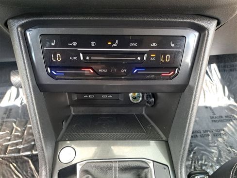 Used 2022 Volkswagen Tiguan SE image 24