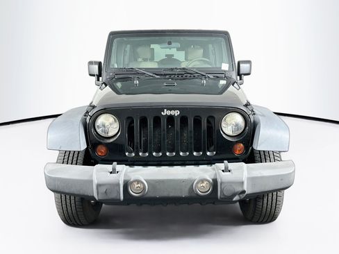 Used 2010 Jeep Wrangler Unlimited Sport AWD/4WD image 2