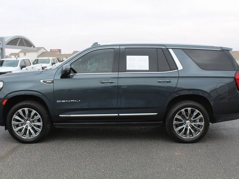 Used 2021 GMC Yukon Denali w/ Denali Premium Package image 11