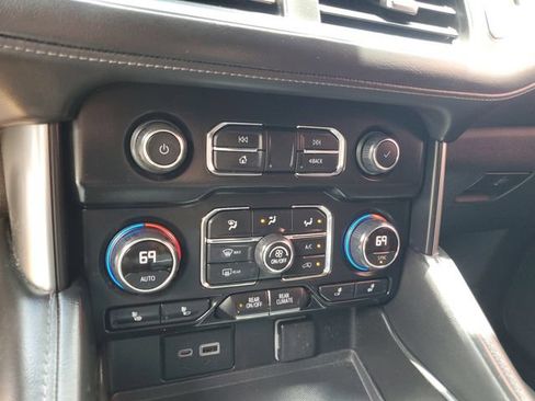 Used 2021 Chevrolet Tahoe Z71 w/ Rear Media and Nav Package AWD/4WD image 21
