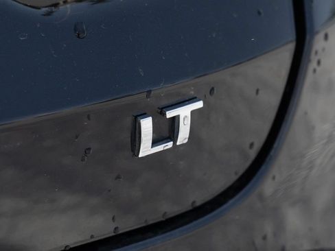 Used 2025 Chevrolet Trax LT FWD image 14
