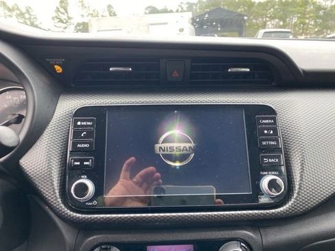 Used 2021 Nissan Kicks SV image 43