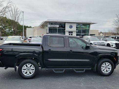 Used 2022 Nissan Frontier SV image 6