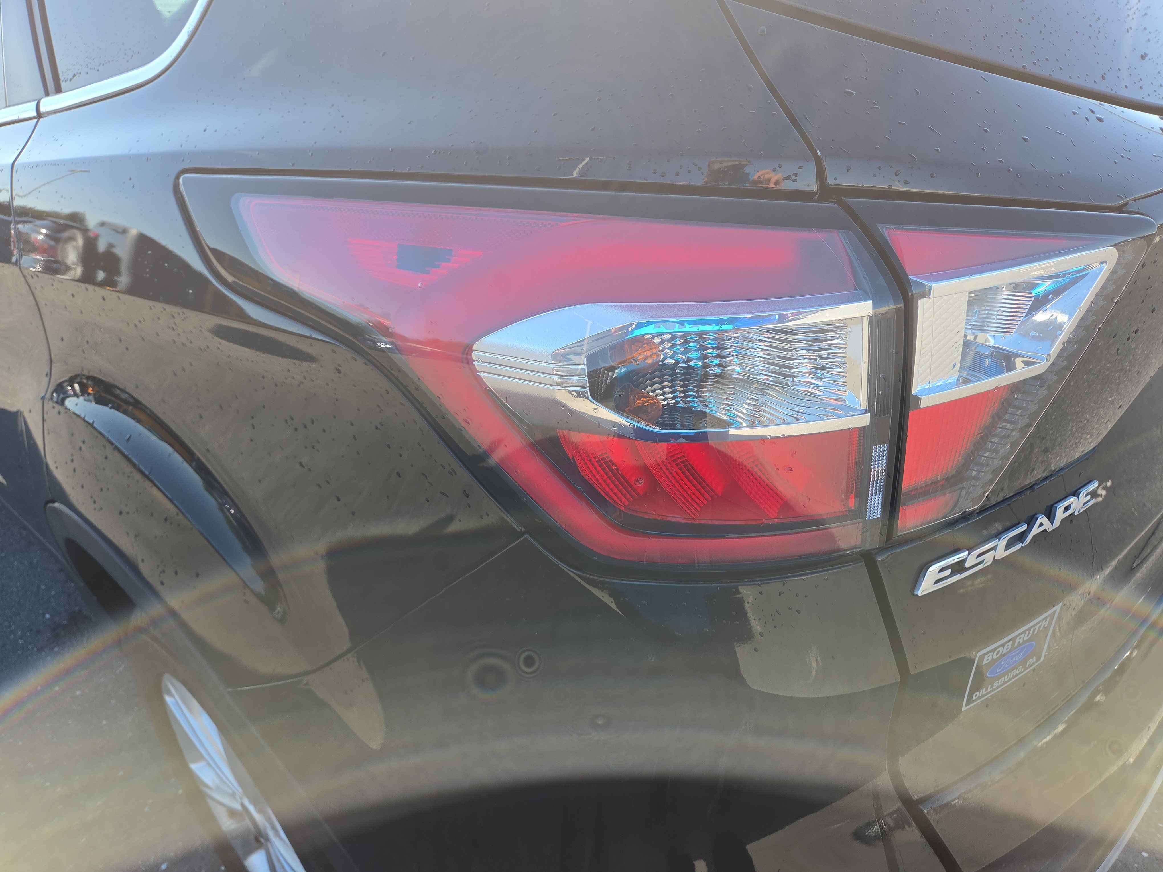 Used 2018 Ford Escape SE w/ Ford Safe & Smart Package AWD/4WD image 13