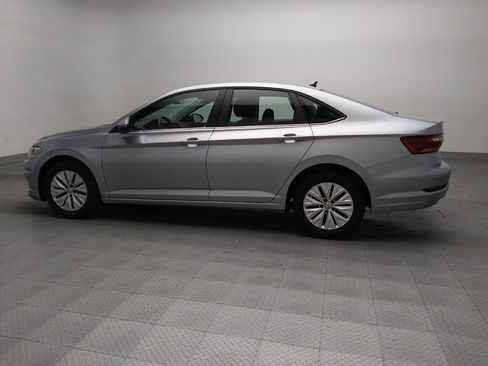Used 2019 Volkswagen Jetta SE image 3